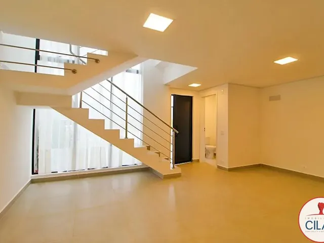 Casa 2 quartos e 3 banheiros, para alugar, no bairro Campina do Siqueira em Curitiba