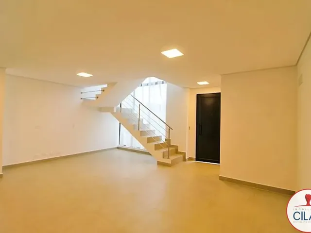 Casa 2 quartos e 3 banheiros, para alugar, no bairro Campina do Siqueira em Curitiba