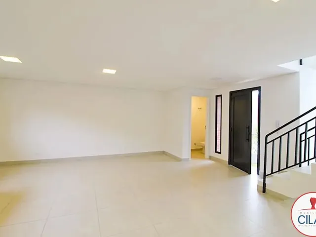Sobrado 3 quartos e 3 banheiros, para alugar, no bairro Bigorrilho em Curitiba