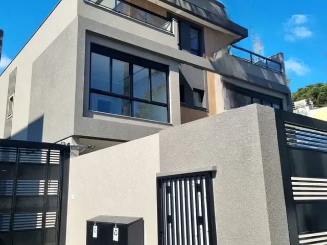 Casa 4 quartos e 5 banheiros, à venda, no bairro Água Verde em Curitiba
