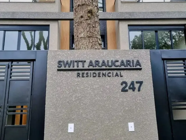 Casa 4 quartos e 5 banheiros, à venda, no bairro Água Verde em Curitiba