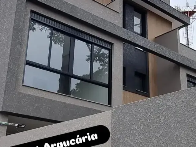 Casa 4 quartos e 5 banheiros, à venda, no bairro Água Verde em Curitiba