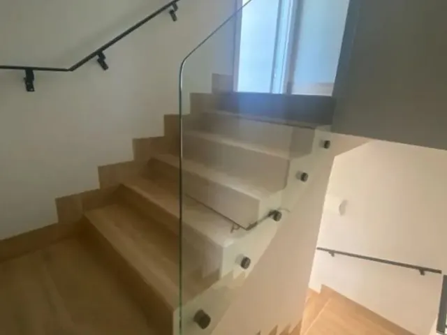 Sobrado com 200m² 2 quartos e 2 banheiros, à venda, no bairro Jardim Carvalho em Ponta Grossa