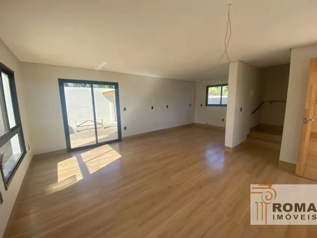 Sobrado com 200m² 2 quartos e 2 banheiros, à venda, no bairro Jardim Carvalho em Ponta Grossa