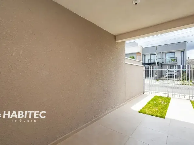 Casa 3 quartos e 2 banheiros, à venda, no bairro Sítio Cercado em Curitiba