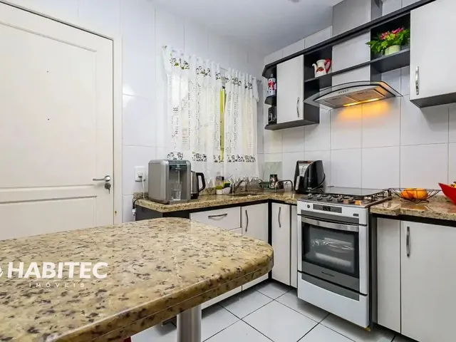 Casa 3 quartos e 3 banheiros, para alugar, no bairro Portão em Curitiba
