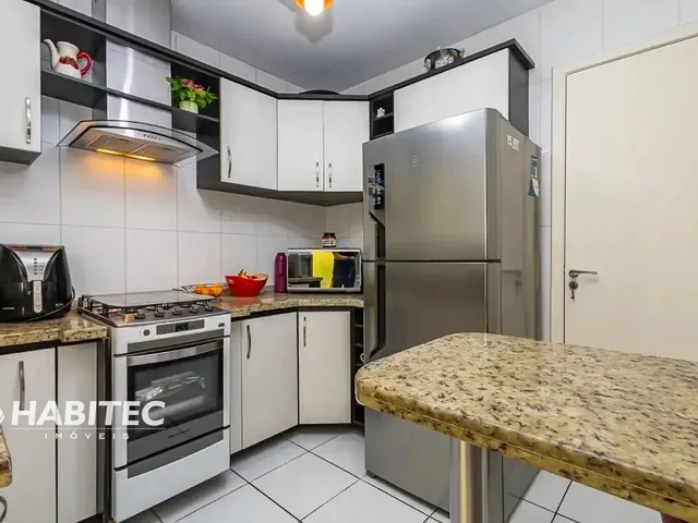 Casa 3 quartos e 3 banheiros, para alugar, no bairro Portão em Curitiba