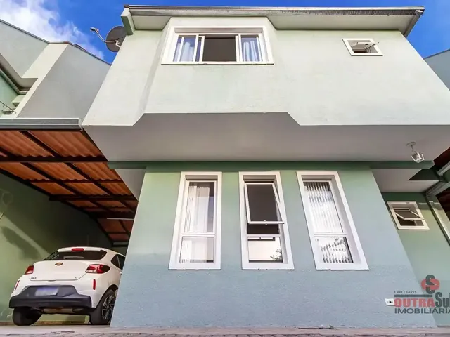 Sobrado 3 quartos e 3 banheiros, à venda, no bairro Xaxim em Curitiba