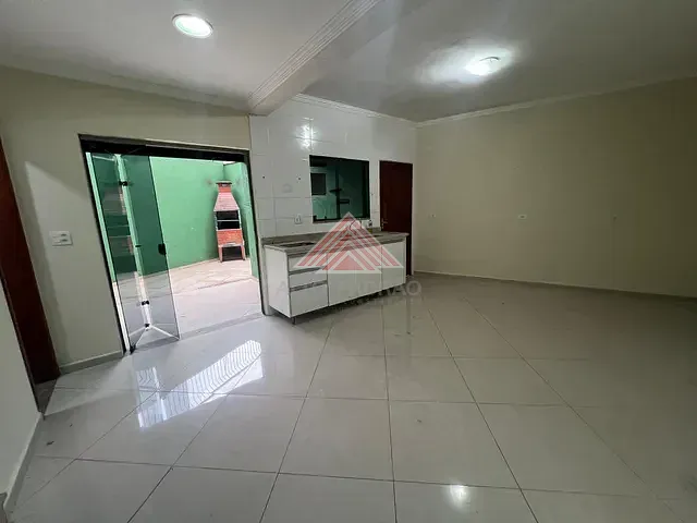 Sobrado com 125m² 3 quartos e 4 banheiros, para alugar, no bairro Jardim Guapituba em Mauá