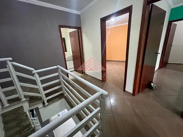 Sobrado com 125m² 3 quartos e 4 banheiros, para alugar, no bairro Jardim Guapituba em Mauá