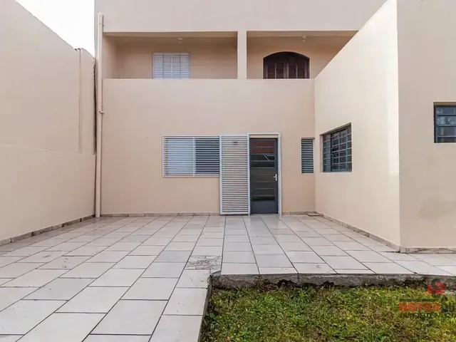 Sobrado com 172m² 3 quartos e 1 banheiro, para alugar, no bairro Alto Boqueirão em Curitiba