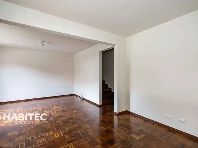 Casa 3 quartos e 1 banheiro, para alugar, no bairro AGUA VERDE em Curitiba