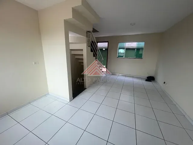 Sobrado com 120m² 2 quartos e 2 banheiros, à venda, no bairro Jardim Santa Lídia em Mauá