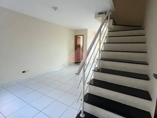 Sobrado com 120m² 2 quartos e 2 banheiros, à venda, no bairro Jardim Santa Lídia em Mauá