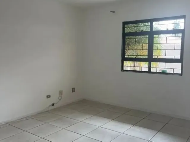 Casa com 150m² 3 quartos e 3 banheiros, para alugar, no bairro Campina do Siqueira em Curitiba