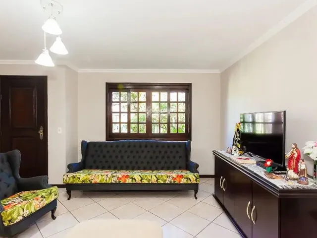 Sobrado com 300m² 4 quartos e 2 banheiros, à venda, no bairro São Braz em Curitiba