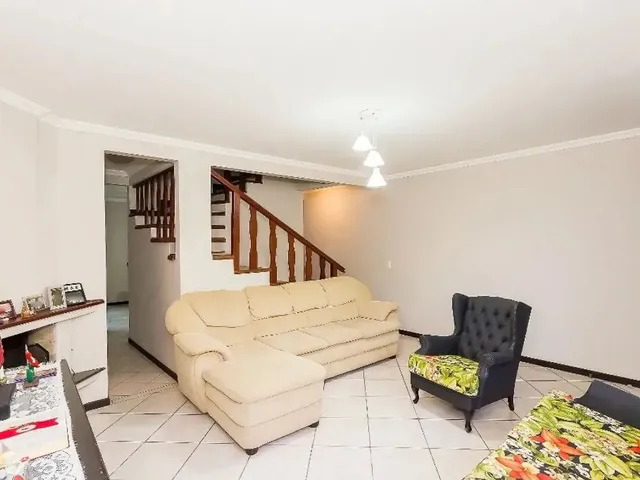 Sobrado com 300m² 4 quartos e 2 banheiros, à venda, no bairro São Braz em Curitiba