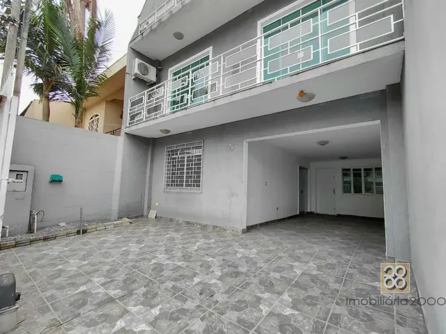 Sobrado 3 quartos e 2 banheiros, para alugar, no bairro Cidade Industrial em Curitiba