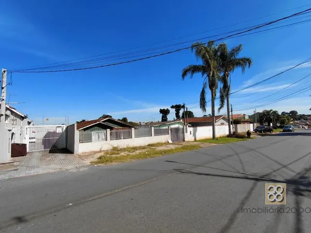 Sobrado 3 quartos e 3 banheiros, para alugar, no bairro Boqueirão em Curitiba