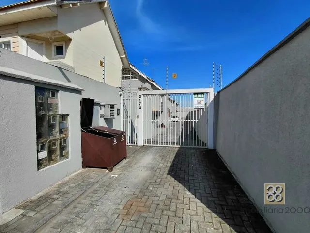 Sobrado 3 quartos e 3 banheiros, para alugar, no bairro Boqueirão em Curitiba