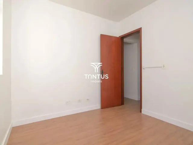 Casa com 106m² 3 quartos e 2 banheiros, à venda, no bairro Hauer em Curitiba