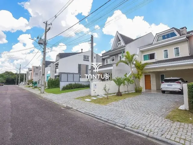 Sobrado com 217m² 3 quartos e 3 banheiros, para alugar, no bairro Uberaba em Curitiba