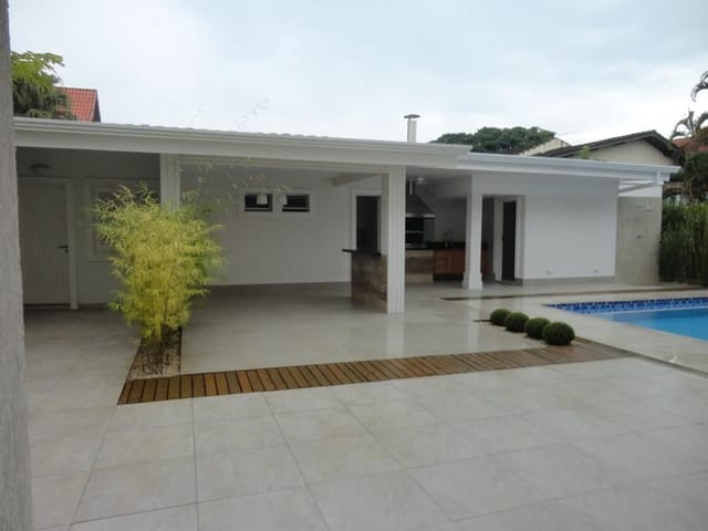 Sobrado com 630m² 4 quartos e 5 banheiros, para alugar, no bairro Alphaville 02 em Barueri