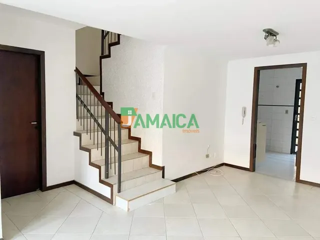 Sobrado com 125m² 3 quartos e 2 banheiros, à venda, no bairro Jardim das Américas em Curitiba