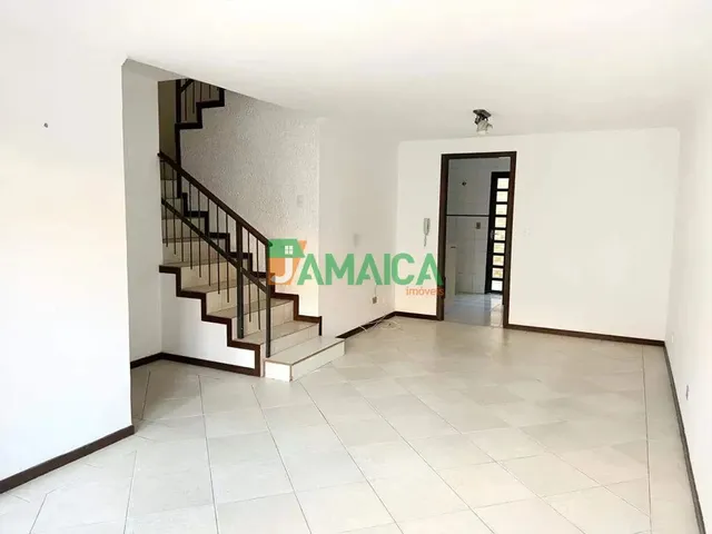 Sobrado com 125m² 3 quartos e 2 banheiros, à venda, no bairro Jardim das Américas em Curitiba
