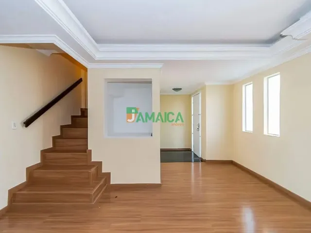 Sobrado com 180m² 3 quartos e 2 banheiros, à venda, no bairro Cajuru em Curitiba