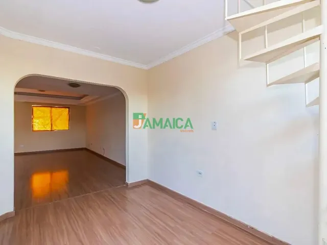 Sobrado com 180m² 3 quartos e 3 banheiros, à venda, no bairro Cajuru em Curitiba