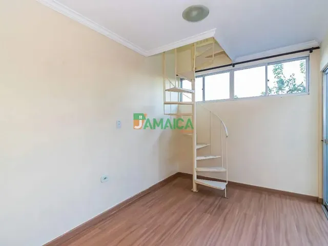 Sobrado com 180m² 3 quartos e 2 banheiros, à venda, no bairro Cajuru em Curitiba