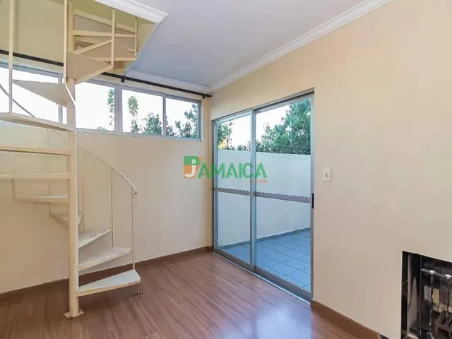 Sobrado com 180m² 3 quartos e 2 banheiros, à venda, no bairro Cajuru em Curitiba