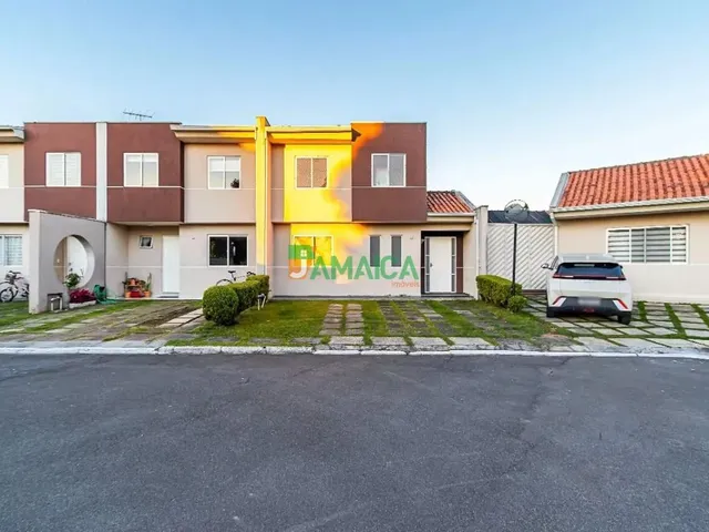 Sobrado com 180m² 3 quartos e 2 banheiros, à venda, no bairro Cajuru em Curitiba