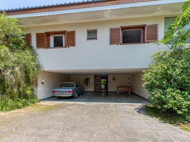 Sobrado com 5000m² 6 quartos e 6 banheiros, à venda, no bairro Vila Santo Antônio em Cotia