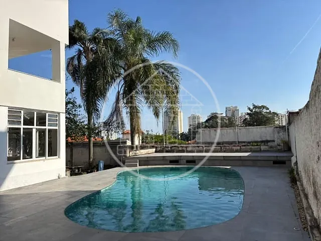 Sobrado com 720m² 4 quartos e 5 banheiros, à venda, no bairro Jardim Prudência em São Paulo
