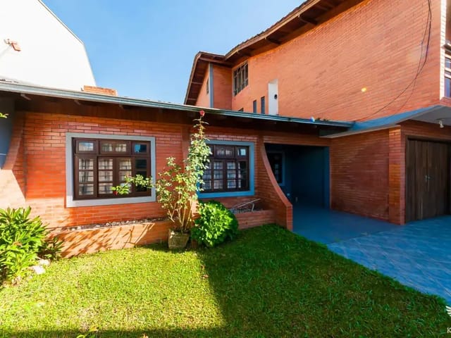 Casa com 352m² 3 quartos e 5 banheiros, à venda, no bairro Pilarzinho em Curitiba