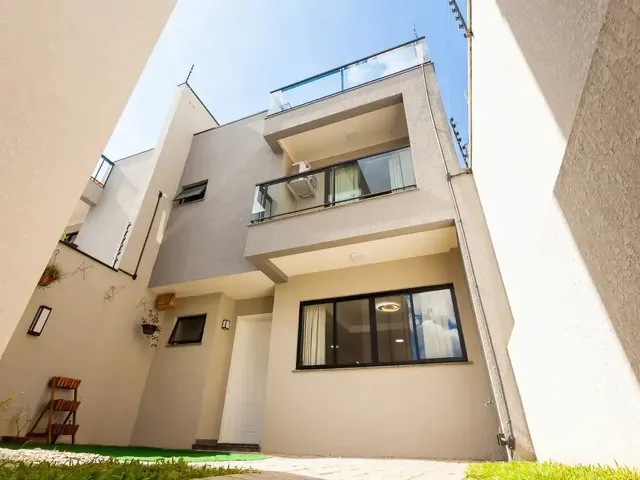 Casa 3 quartos e 3 banheiros, à venda, no bairro São Braz em Curitiba