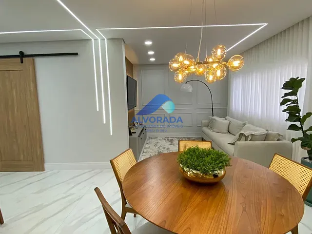 Sobrado com 243m² 3 quartos e 3 banheiros, à venda, no bairro Jardim Oriente em São José dos Campos