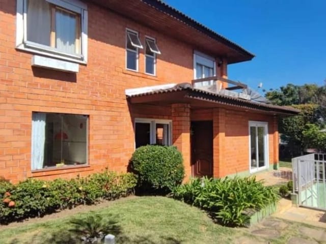 Sobrado com 435m² 4 quartos e 3 banheiros, à venda, no bairro Conjunto Residencial Vista Verde em São Paulo