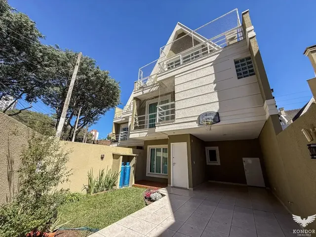 Casa com 139m² 4 quartos e 5 banheiros, para alugar, no bairro Campo Comprido em Curitiba