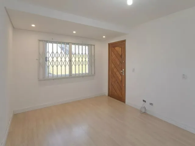 Casa com 120m² 3 quartos e 3 banheiros, para alugar, no bairro Santa Felicidade em Curitiba