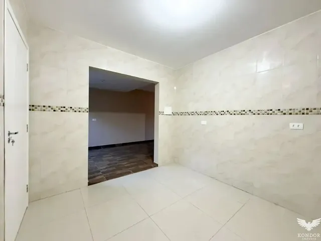 Casa 3 quartos e 3 banheiros, para alugar, no bairro Butiatuvinha em Curitiba
