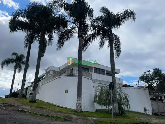 Sobrado com 100m² 4 quartos e 6 banheiros, à venda, no bairro GUABIROTUBA em Curitiba