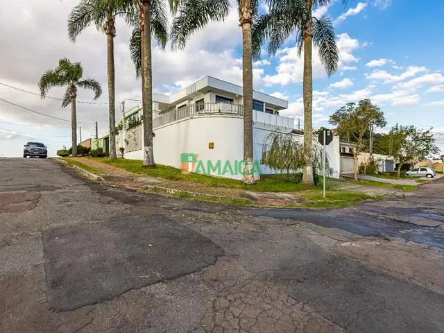Sobrado com 100m² 4 quartos e 6 banheiros, à venda, no bairro GUABIROTUBA em Curitiba