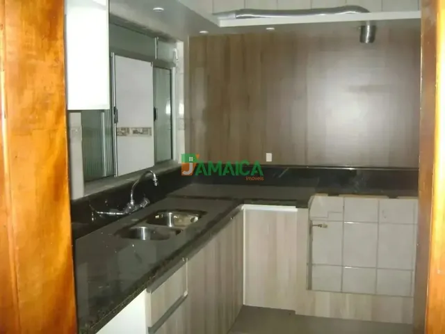 Sobrado 3 quartos e 4 banheiros, à venda, no bairro Uberaba em Curitiba