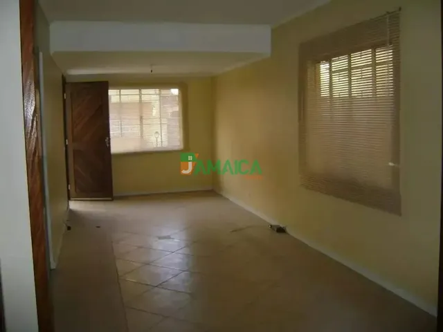 Sobrado 3 quartos e 4 banheiros, à venda, no bairro Uberaba em Curitiba