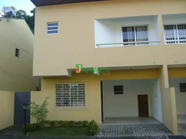 Sobrado 3 quartos e 4 banheiros, à venda, no bairro Uberaba em Curitiba