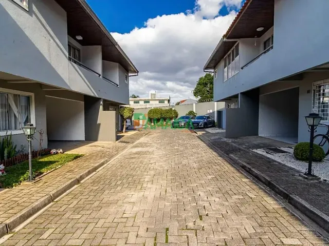 Sobrado 3 quartos e 3 banheiros, à venda, no bairro Uberaba em Curitiba