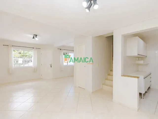 Sobrado 3 quartos e 1 banheiro, para alugar, no bairro Uberaba em Curitiba
